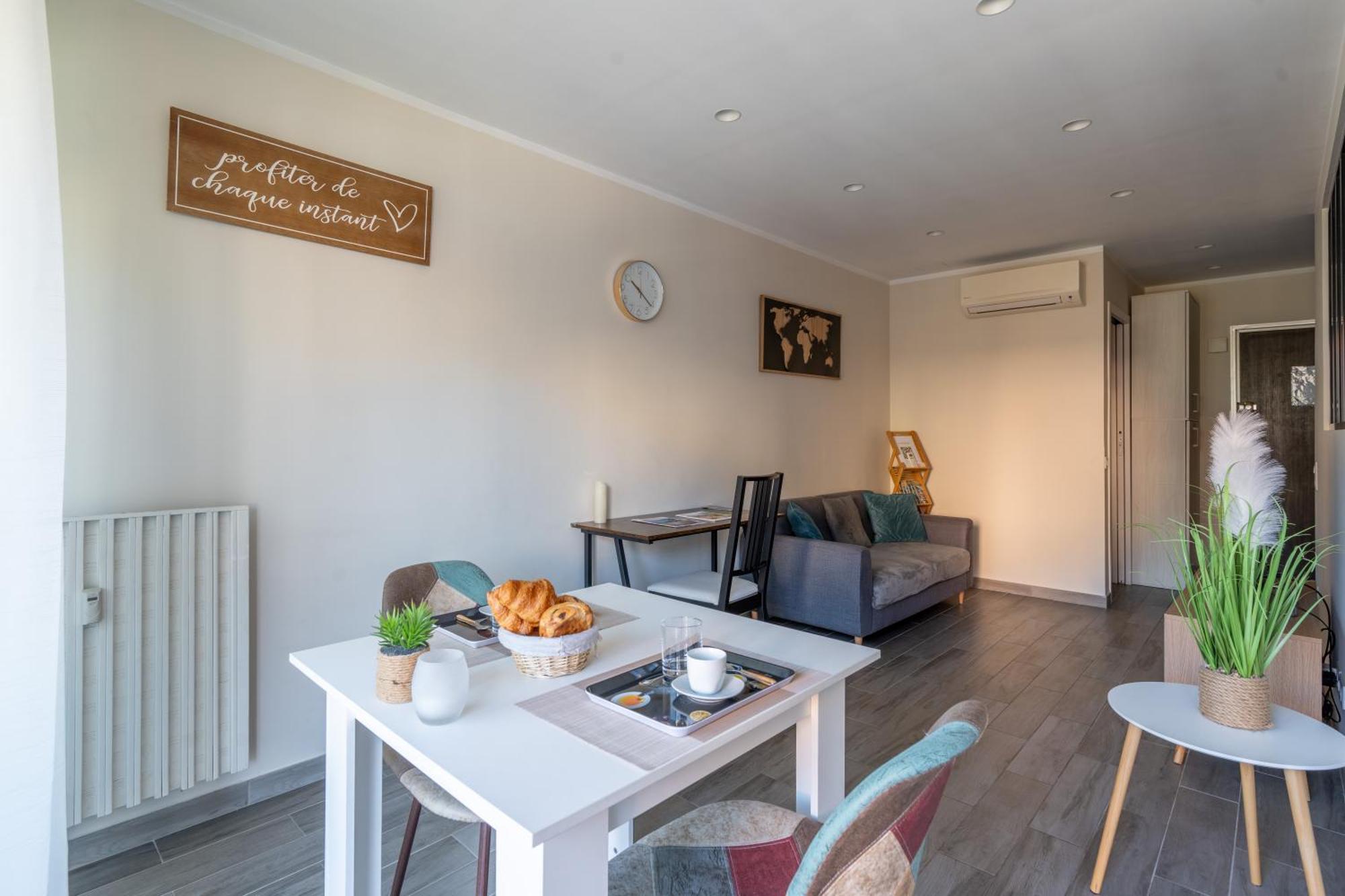 Fabuleux Appartement 2 Personnes Au Coeur De Menton, Climatise Et Proche Gares Routiere Et Sncf Buitenkant foto