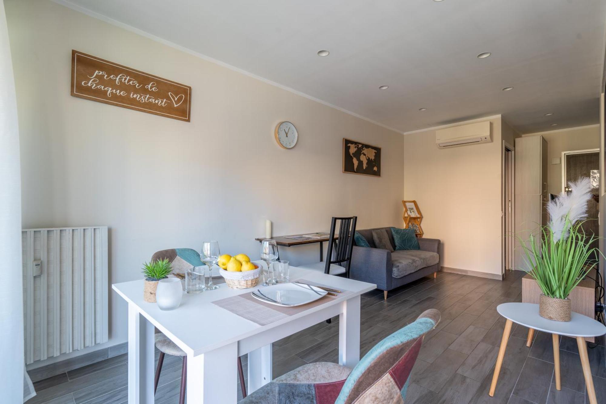Fabuleux Appartement 2 Personnes Au Coeur De Menton, Climatise Et Proche Gares Routiere Et Sncf Buitenkant foto