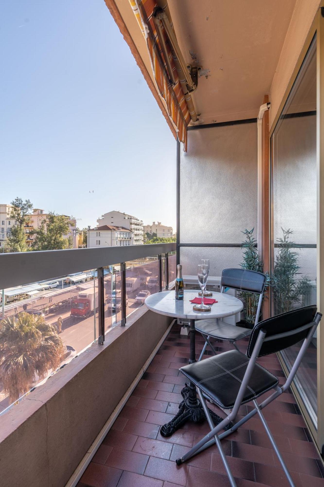 Fabuleux Appartement 2 Personnes Au Coeur De Menton, Climatise Et Proche Gares Routiere Et Sncf Buitenkant foto