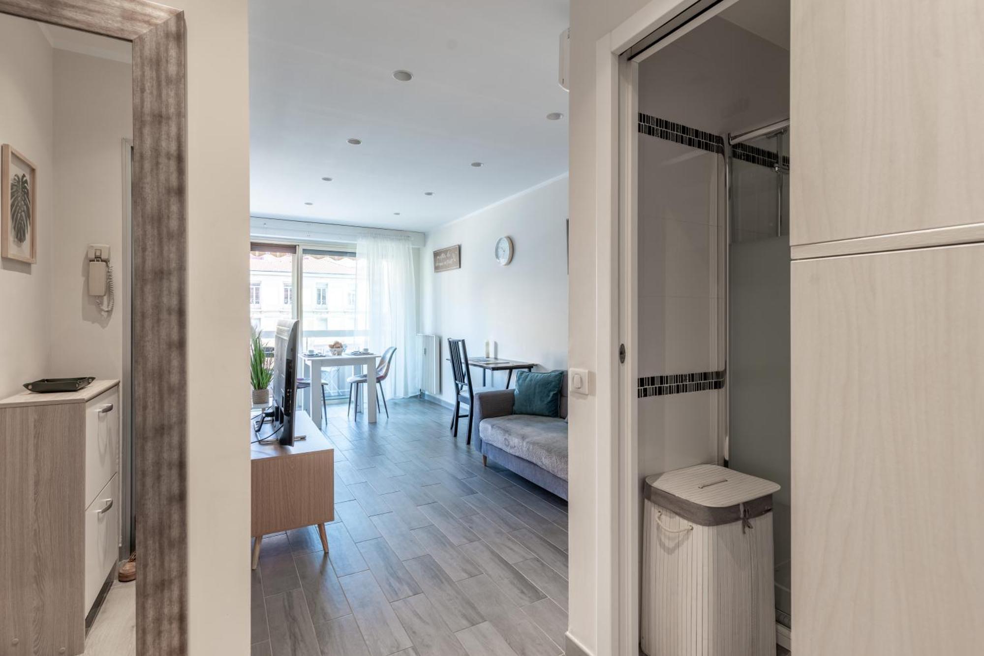 Fabuleux Appartement 2 Personnes Au Coeur De Menton, Climatise Et Proche Gares Routiere Et Sncf Buitenkant foto