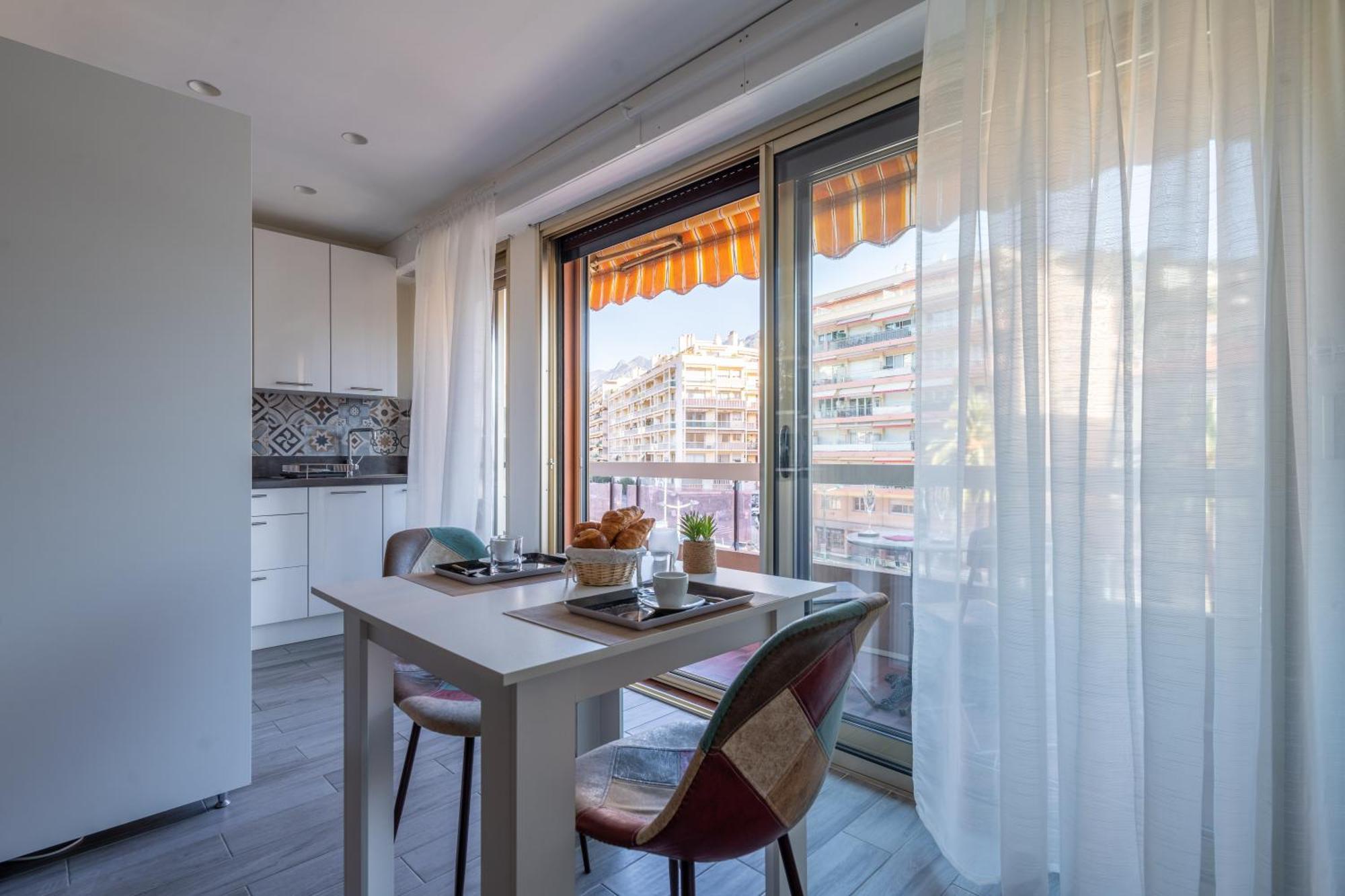 Fabuleux Appartement 2 Personnes Au Coeur De Menton, Climatise Et Proche Gares Routiere Et Sncf Buitenkant foto