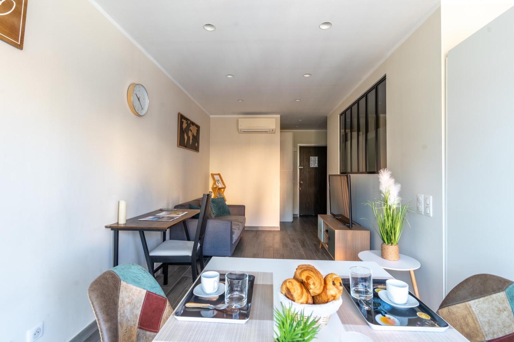 Fabuleux Appartement 2 Personnes Au Coeur De Menton, Climatise Et Proche Gares Routiere Et Sncf Buitenkant foto