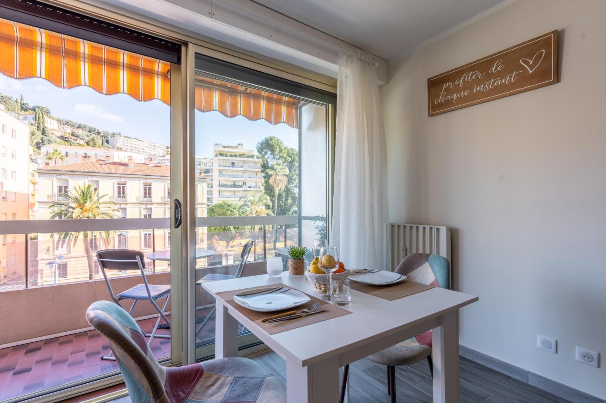 Fabuleux Appartement 2 Personnes Au Coeur De Menton, Climatise Et Proche Gares Routiere Et Sncf Buitenkant foto